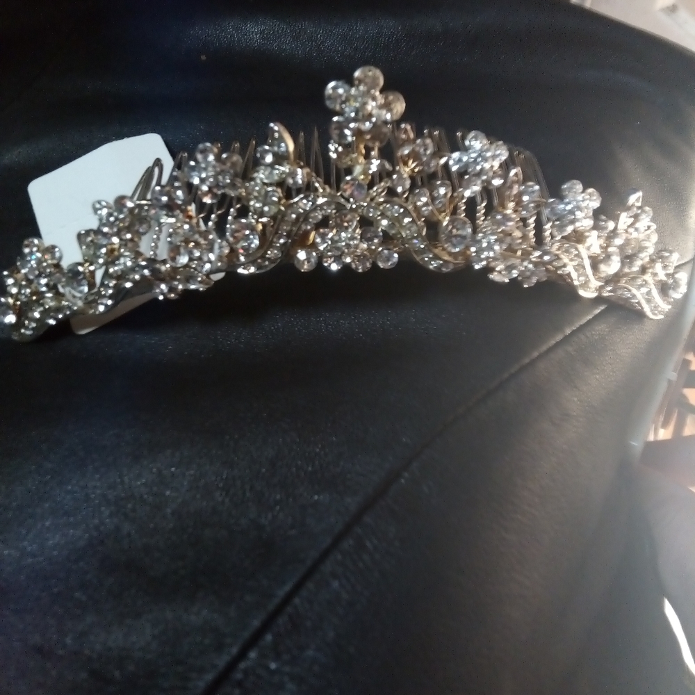 WEDDING ACCESSORIES